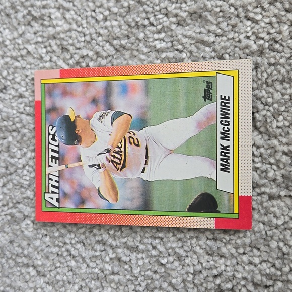 Athletics Topps Baseball Card Mark McGeire 1990 - Picture 1 of 3